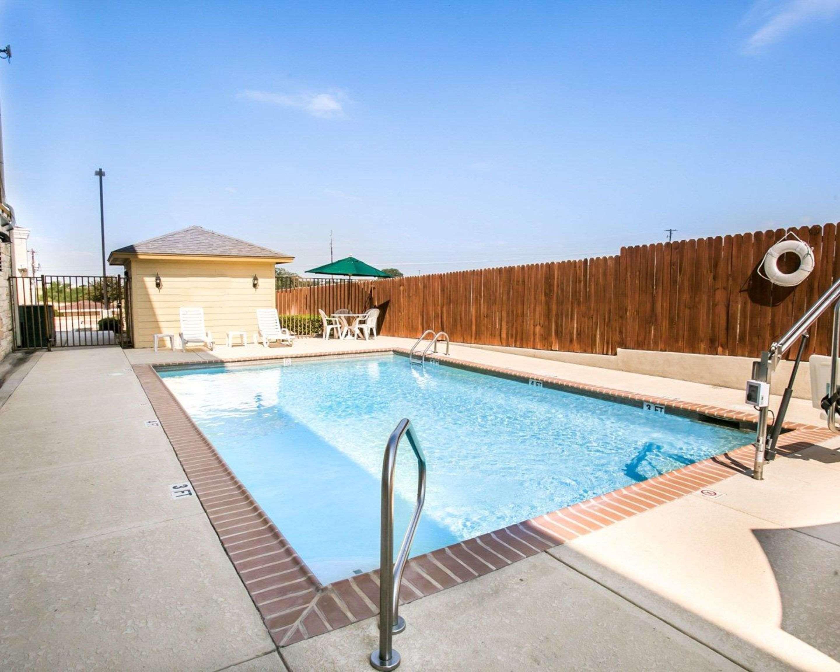 Sleep Inn & Suites Gonzales Near Palmetto State Park Exteriör bild
