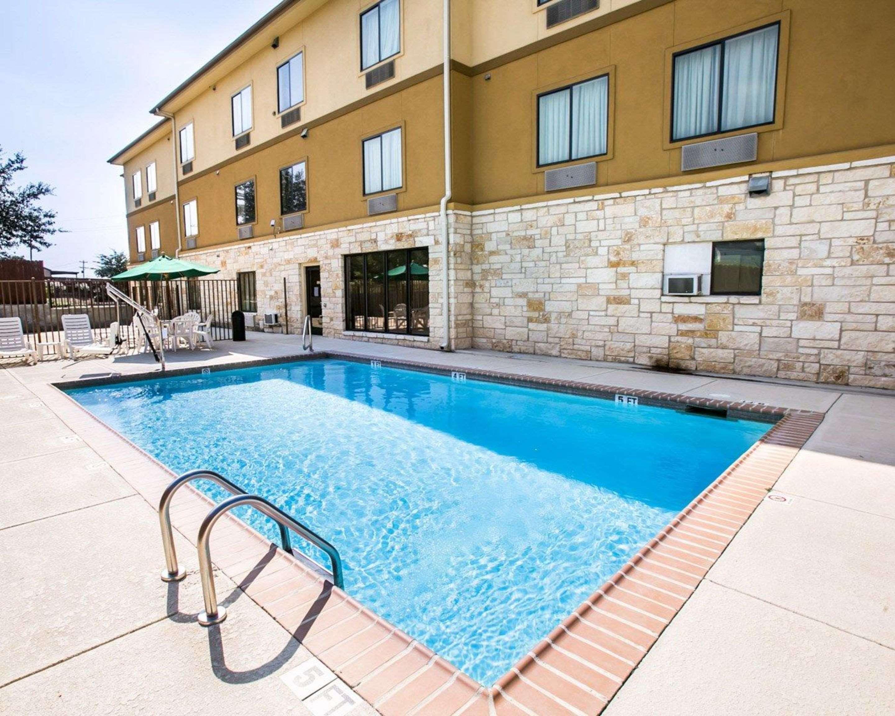 Sleep Inn & Suites Gonzales Near Palmetto State Park Exteriör bild